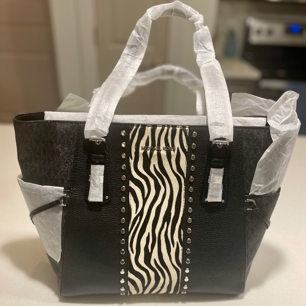 Michael Kors Voyager Tote